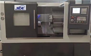 máy tiện CNC